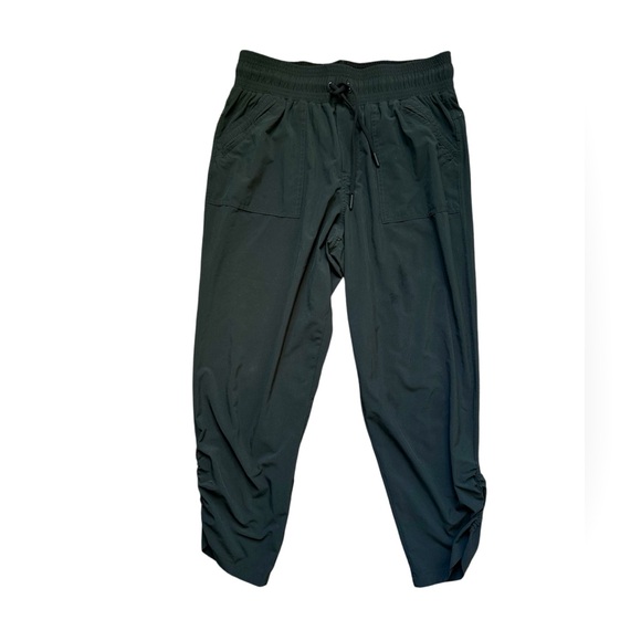 Prana Pants - Prana Women’s Black Capri Pant with rouging on the sides size small